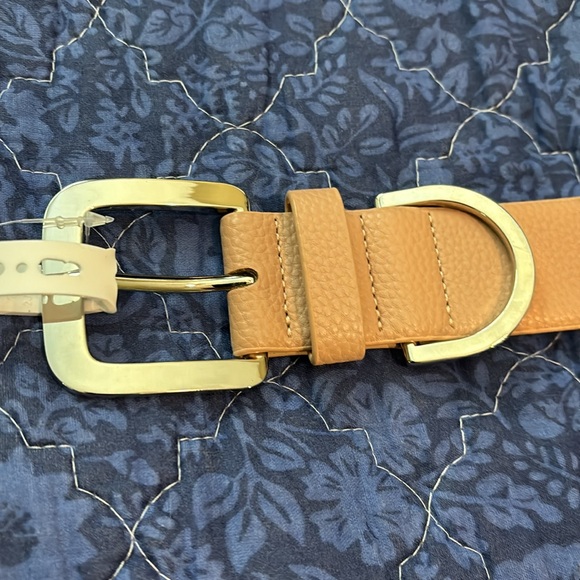Nine West Women’s Belt Size Medium Tan Silver Buckle - Picture 6 of 9